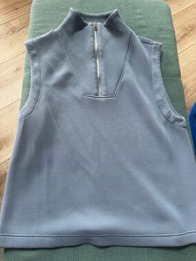 Varley half zip vest blue size small